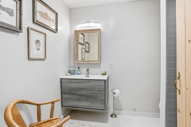 An iconic retreat in Chilmark, this totally renovated beach - photo 29