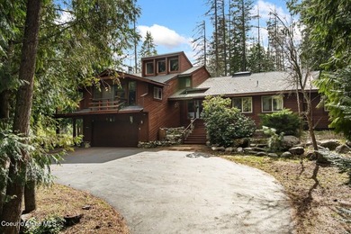 PRIVATE SANCTUARY CLOSE TO TOWN. Imagine living in a beautiful - photo 34