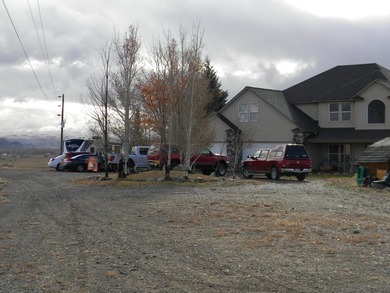Located in the heart of Idaho, this remarkable 1,480-acre ranch - photo 4