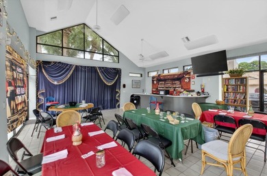 Welcome to this charming 3-bedroom, 2.5-bathroom townhouse - photo 50