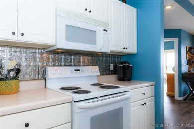 Unicorn Alert! Garage now Included~! View! 2 boat slips. This - photo 11