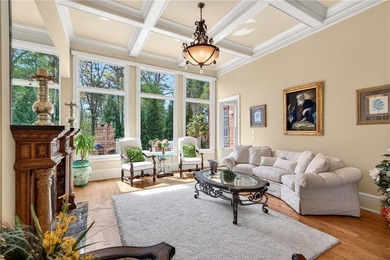 Luxury and a refined lifestyle are waiting for you here inside - photo 16