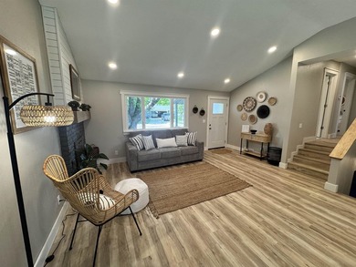 Welcome to 10 Evergreen Lane in McCook Lake, South Dakota, where - photo 8