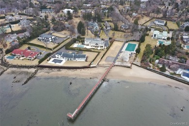Presenting a spectacular 1.23 acre prime Kings Point waterfront - photo 3
