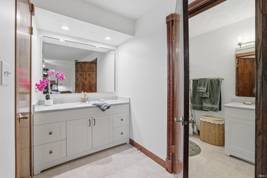 Rare opportunity to own a truly distinctive property in Gran - photo 25