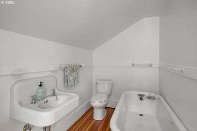 OPEN Sun 7/12 FROM 1 TO 3PM. Welcome to one of Portland's - photo 38