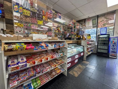 Investors take notice! Fully operational grocery/convenience