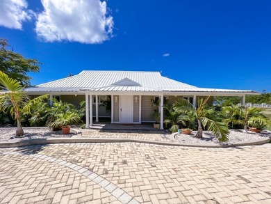 Experience refined Caribbean living in this magnificent villa - photo 2
