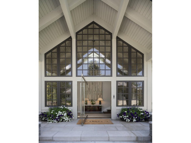 This incredible downtown estate offers luxurious living within - photo 4