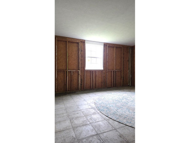 This 3-bedroom, 2-bath home with a garage and fenced backyard - photo 15