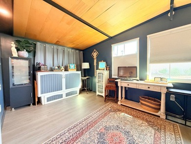 Live the Florida lifestyle in this beautifully updated 2 bedroom - photo 15