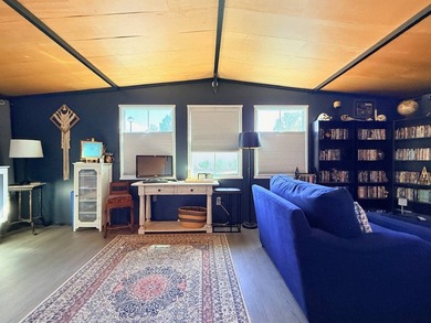 Live the Florida lifestyle in this beautifully updated 2 bedroom - photo 16