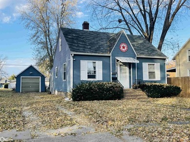 Welcome to this charming 2 bedroom home! Step inside to find an - photo 2