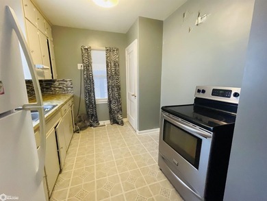 Welcome to this charming 2 bedroom home! Step inside to find an - photo 5