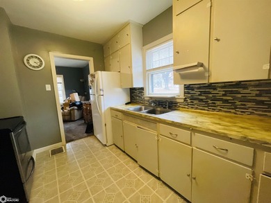 Welcome to this charming 2 bedroom home! Step inside to find an - photo 6