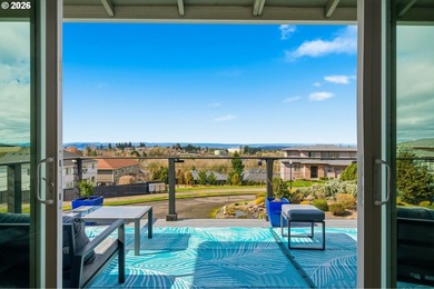 Experience refined Pacific Northwest living in this exceptional - photo 26