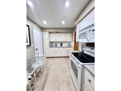 SUNNY & SPACIOUS 1BD/1BA TURNKEY UNIT ACROSS FROM THE SANDY - photo 9