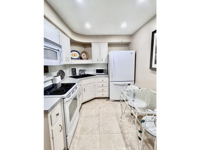 SUNNY & SPACIOUS 1BD/1BA TURNKEY UNIT ACROSS FROM THE SANDY - photo 10