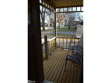 Wonderful 4 bedroom home in lovely McIntosh subdivision with - photo 3