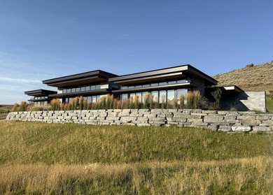 Stunning single-level Mountain Modern home with exceptional - photo 1