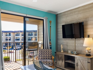 Incredible opportunity for this perfect beach villa! Bright - photo 11