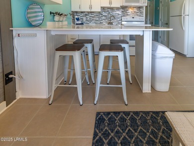 Incredible opportunity for this perfect beach villa! Bright - photo 12