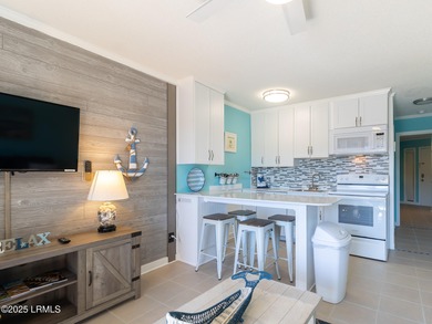 Incredible opportunity for this perfect beach villa! Bright - photo 13