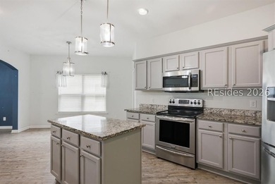 Beautifully maintained home with 3BR 2.5 BA with a great - photo 14