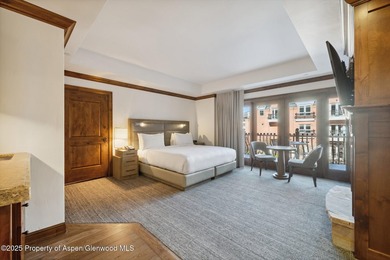2024 renovations completed (including new decor, furniture - photo 15