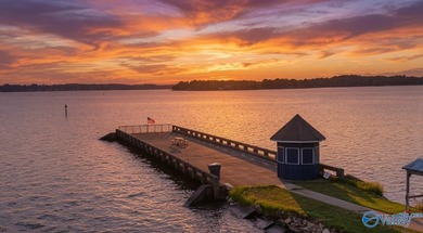 Enjoy lakeside living in this beautifully updated 1BR/1BA condo - photo 15