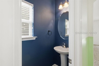Beautifully maintained home with 3BR 2.5 BA with a great - photo 16
