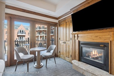 2024 renovations completed (including new decor, furniture - photo 18