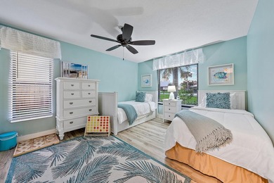 This beautifully curated coastal escape perfectly blends relaxed - photo 18