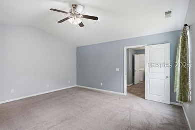 Beautifully maintained home with 3BR 2.5 BA with a great - photo 19
