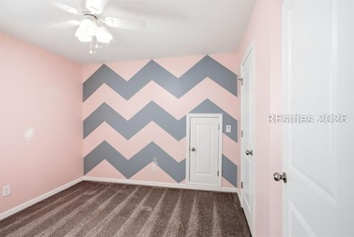 Beautifully maintained home with 3BR 2.5 BA with a great - photo 27