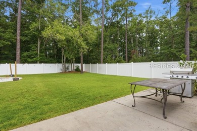 Beautifully maintained home with 3BR 2.5 BA with a great - photo 34