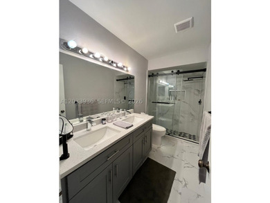 Beautifully fully remodeled home featuring a split floor plan - photo 8