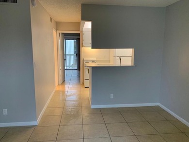 FOR SALE - Investor Friendly Condo! Second-floor 1 bedroom, 1 - photo 5