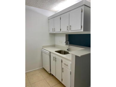FOR SALE - Investor Friendly Condo! Second-floor 1 bedroom, 1 - photo 7