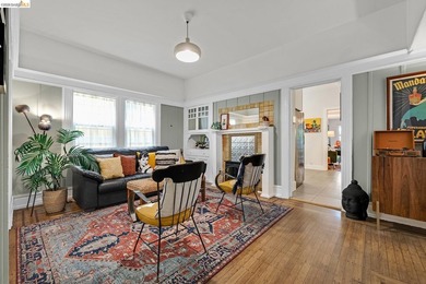 Set in a dynamic, authentically urban pocket, the neighborhood - photo 6