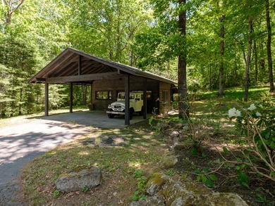 212 Southeast Shore Drive offers a level of craftsmanship and - photo 37