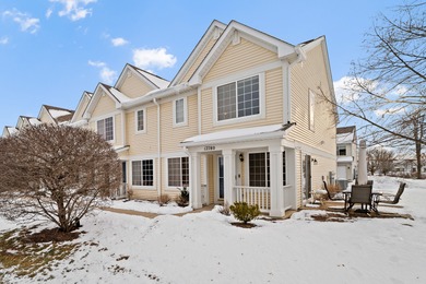 (private lake, pond, creek) Townhome/Townhouse For Sale in Beach Park Illinois