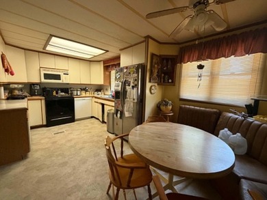 Welcome to 1175 Calgary, a charming and spacious 3-bedroom - photo 3