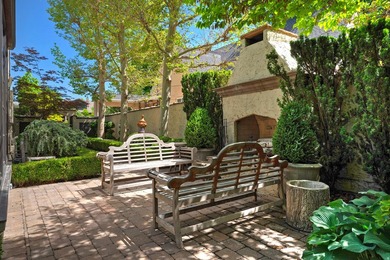 Timeless architecture, thoughtful modernization, and an - photo 12