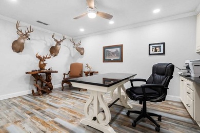 Ladies and Gentleman! This property has amenities for the both - photo 14