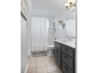 Ladies and Gentleman! This property has amenities for the both - photo 15