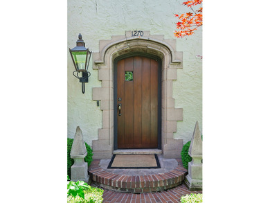 Timeless architecture, thoughtful modernization, and an - photo 15