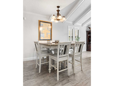 Ladies and Gentleman! This property has amenities for the both - photo 17