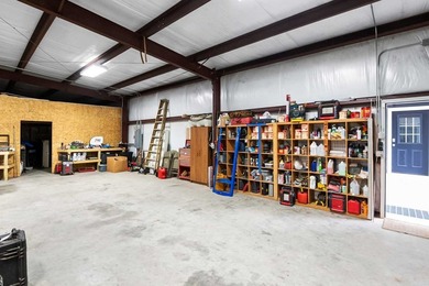 Ladies and Gentleman! This property has amenities for the both - photo 24