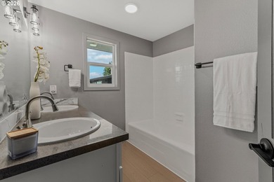 Like new home with a lower interest rate payment! Seller willing - photo 28